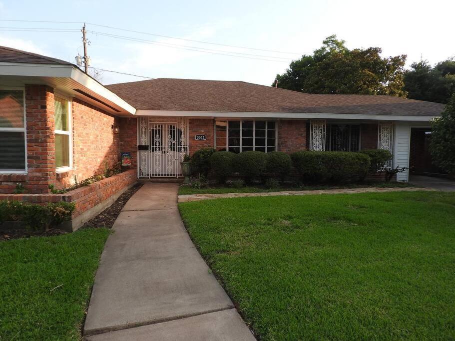 Newly Renovated Braeswood Gem -Near Medical Center Villa Houston Exterior photo